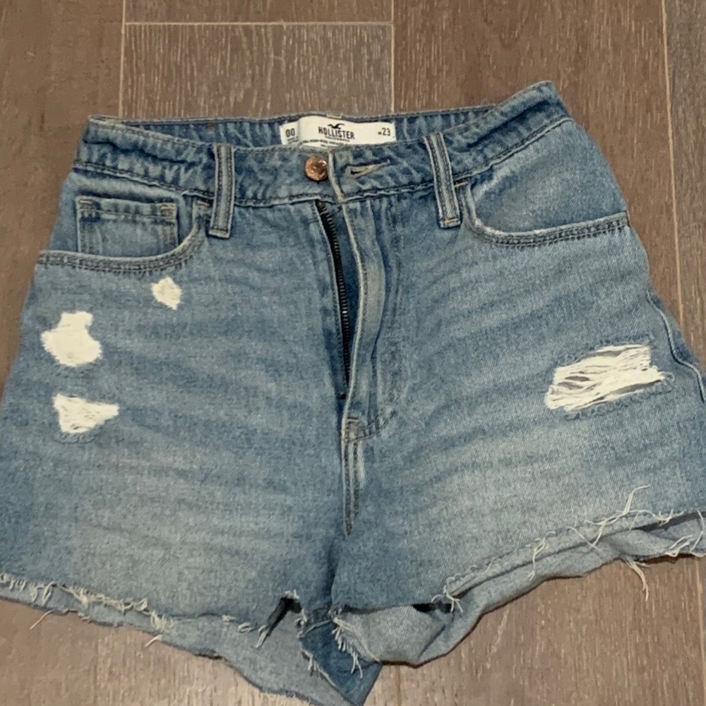 Hollister curvy ultra high waisted vintage relaxed mom shorts 3”